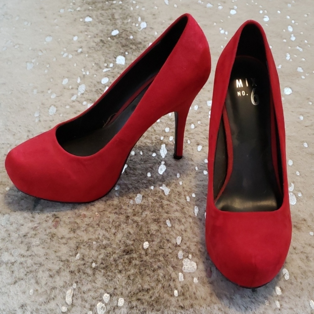 Red mix number 6, 5" heels